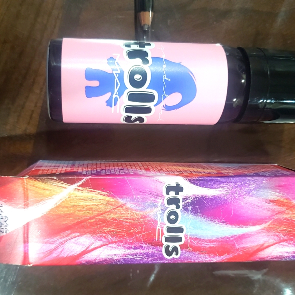 MAC -TROLLS HAIR COLOR SPRAY